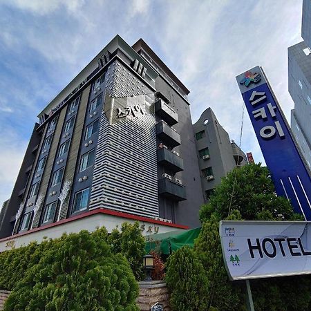 Sky Hotel 昌原市 外观 照片