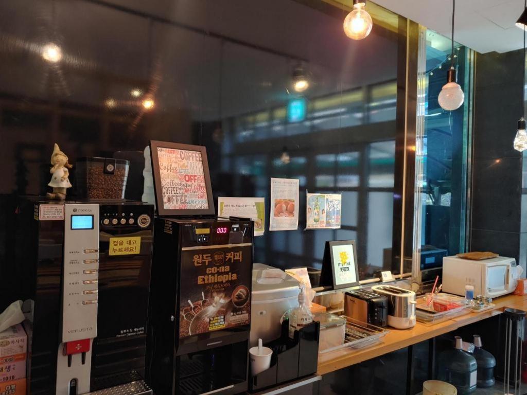 Sky Hotel 昌原市 外观 照片