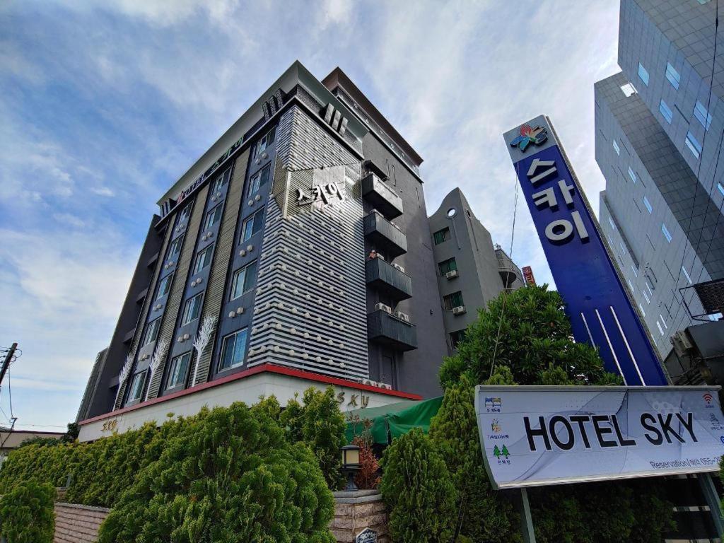 Sky Hotel 昌原市 外观 照片