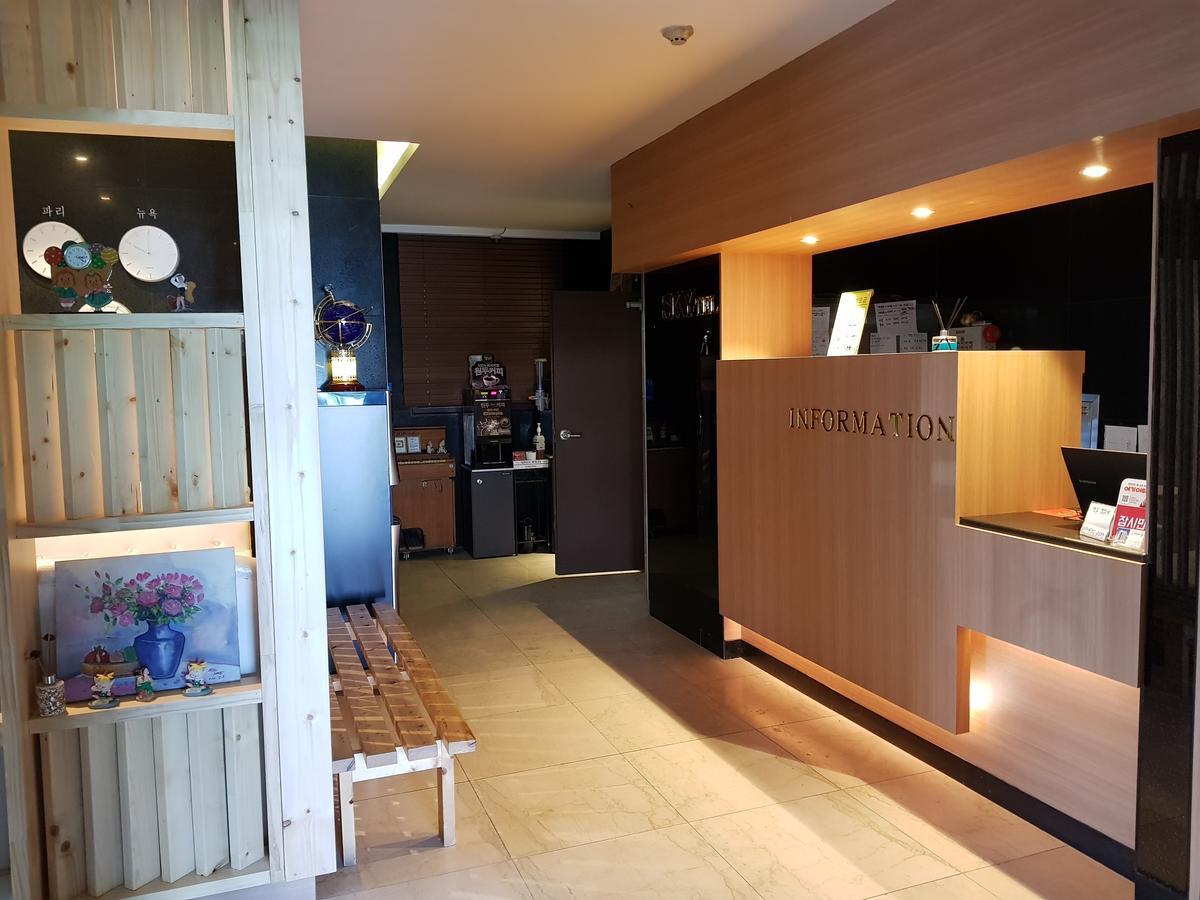 Sky Hotel 昌原市 外观 照片